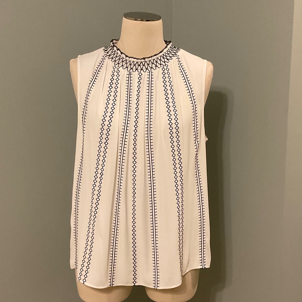 White House Black Market Ivory and Black Sleeveless Blouse. Sz 12. NWT